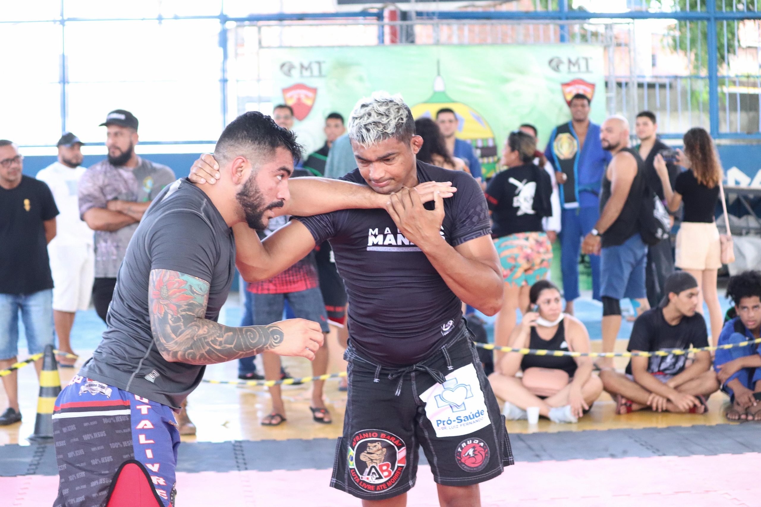 Casal niteroiense conquista com jiu-jitsu o Golden Visa dos